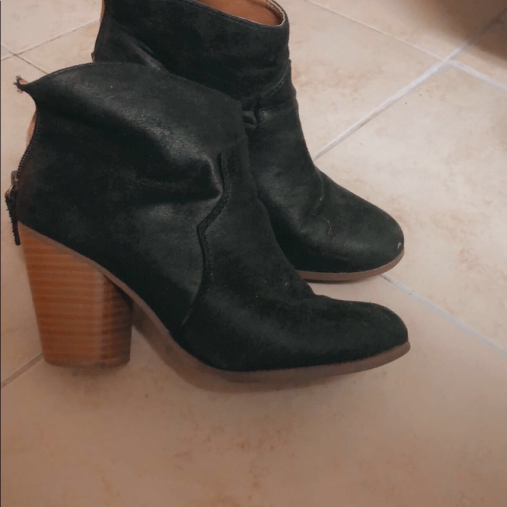 Heel ankle booties